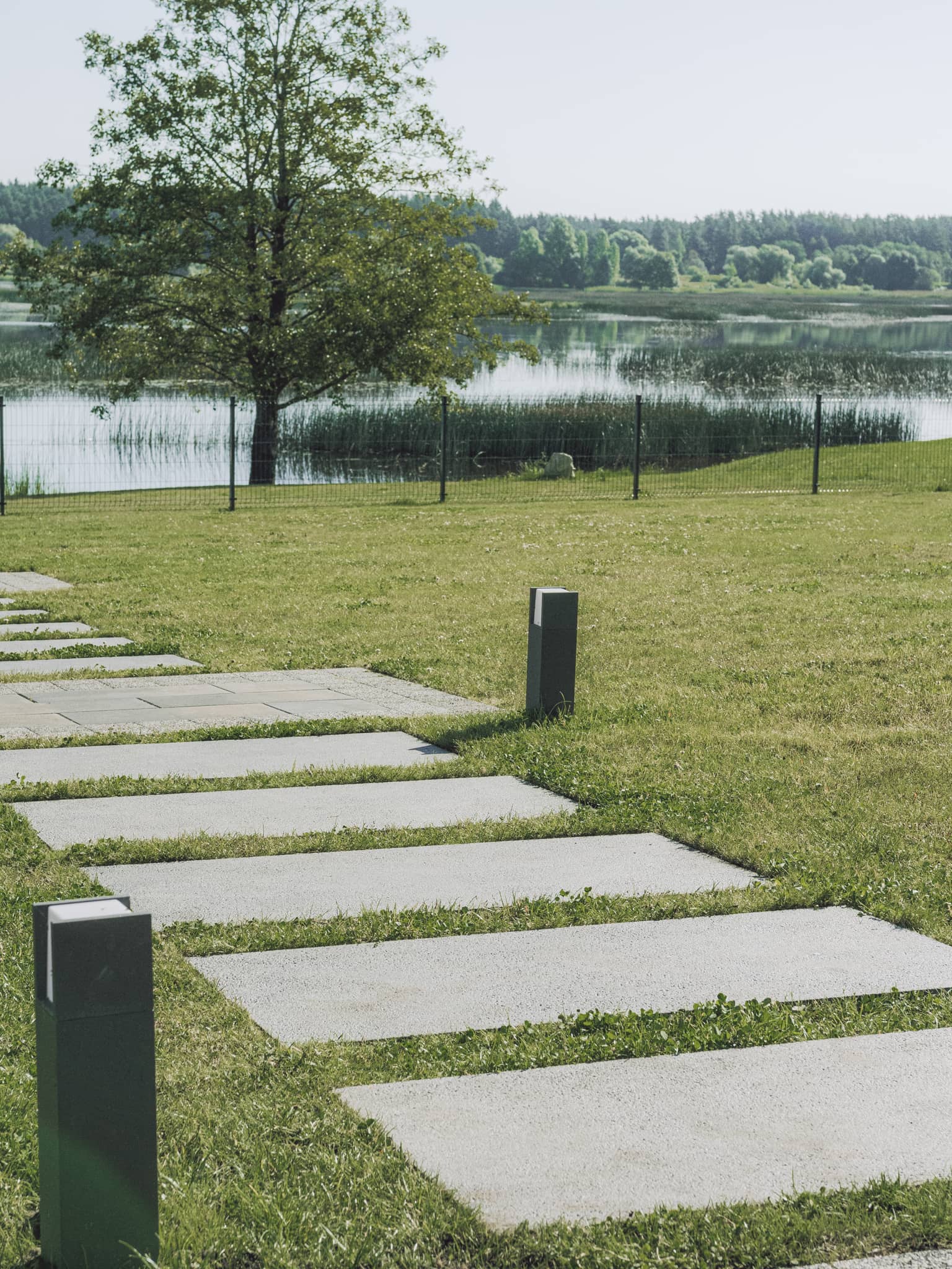 Lietas betona seguma plāksnes – jaunums Latvijas tirgū